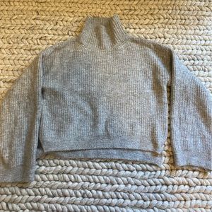 Topshop- Gray Sweater women’s Size Small